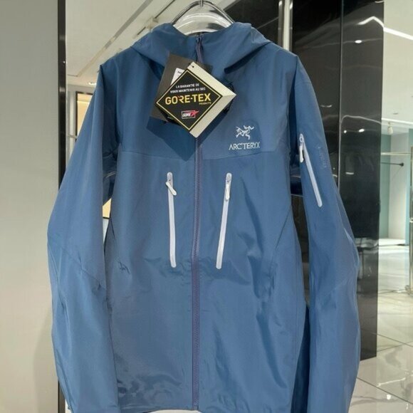 Arc'teryx Men's Blue Performance Jacket - Picture 2 of 8